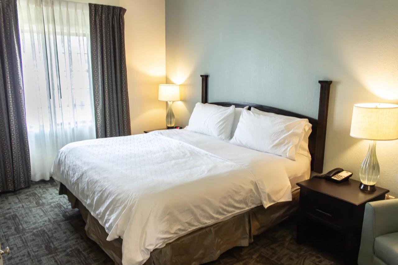 Hotel Staybridge By Ihg Minot